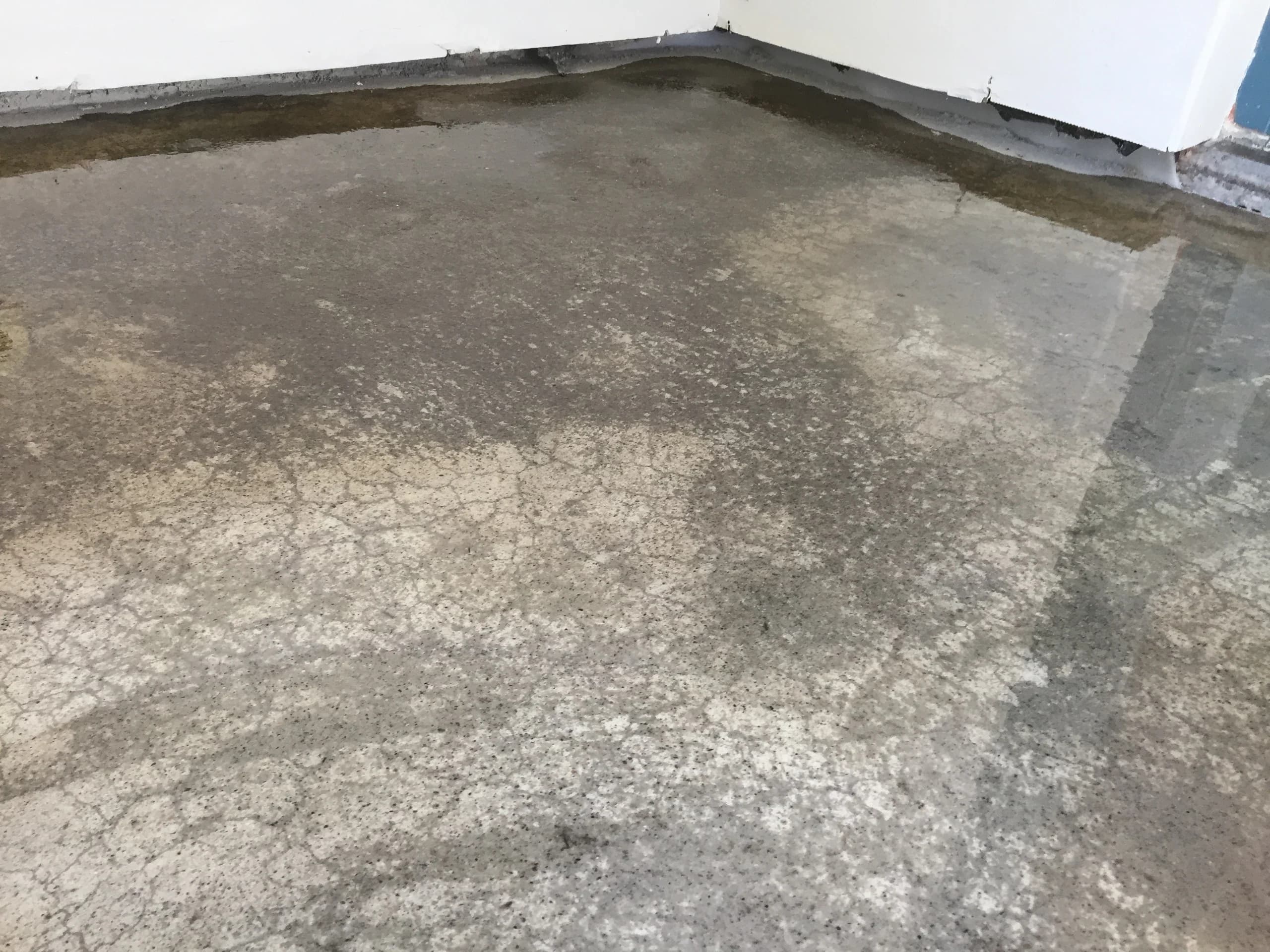 Nieuwe dekvloer met een epoxy-vochtscherm, Tilburg