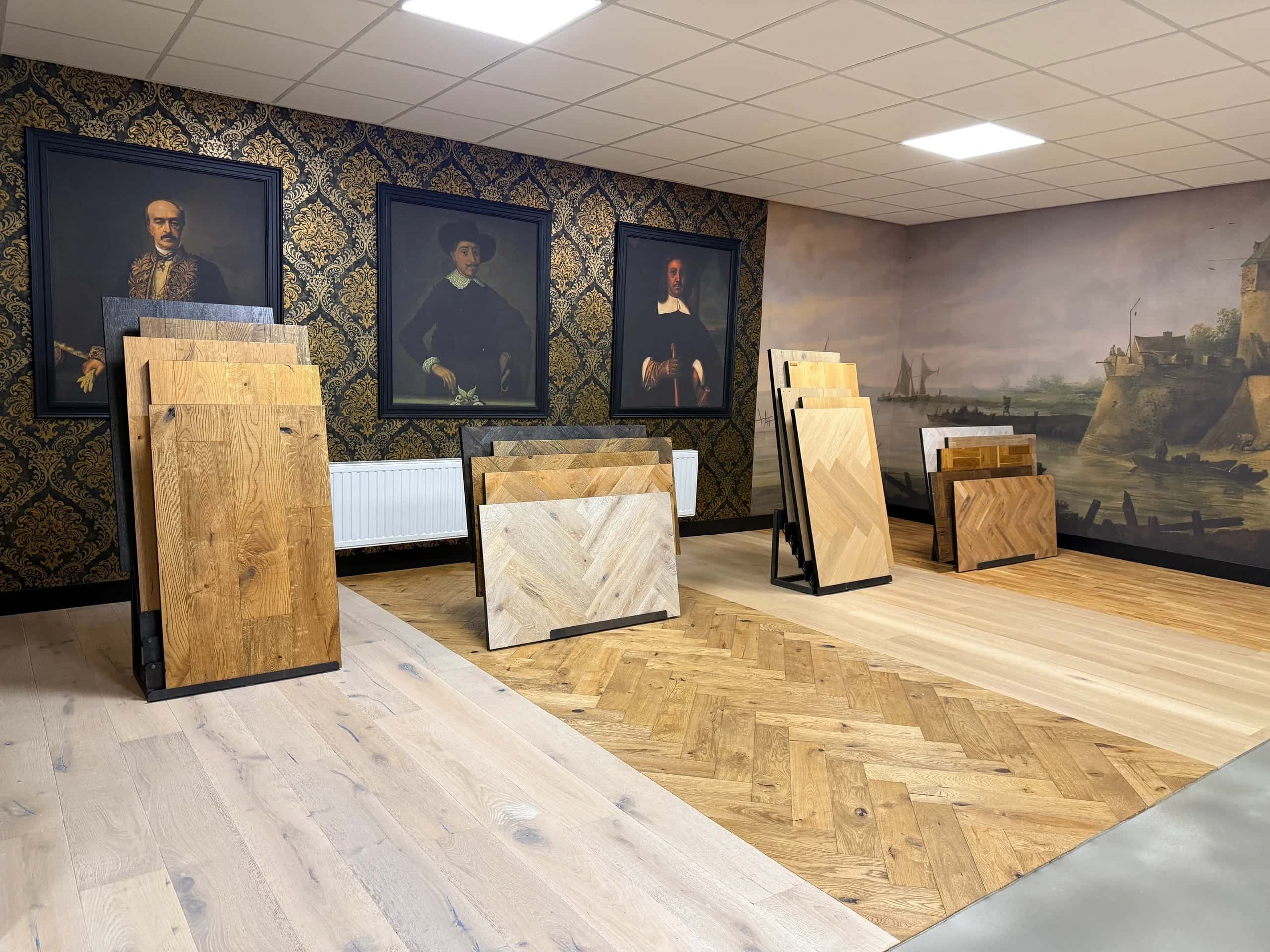 Vloerstalen van de houten-vloerencollectie in de showroom van Deley's Parket in Culemborg